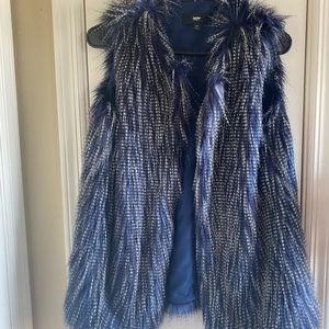 Mossimo Faux Fur Vest in Navy Size Medium
